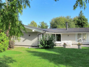 Holiday Home Claudette - 1km from the sea by Interhome in Hornbæk